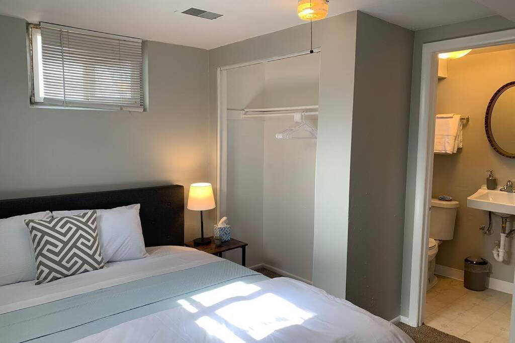 3 King Beds + Bunk Beds On Broadway Littleton Exterior photo