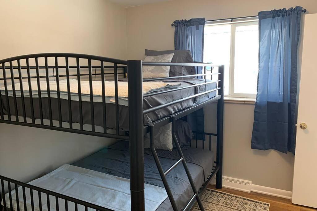 3 King Beds + Bunk Beds On Broadway Littleton Exterior photo
