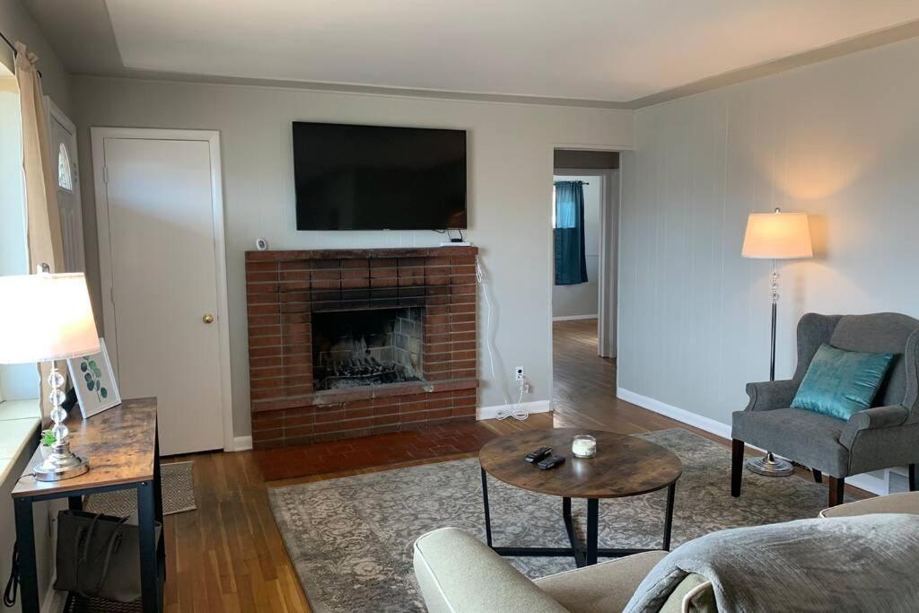 3 King Beds + Bunk Beds On Broadway Littleton Exterior photo